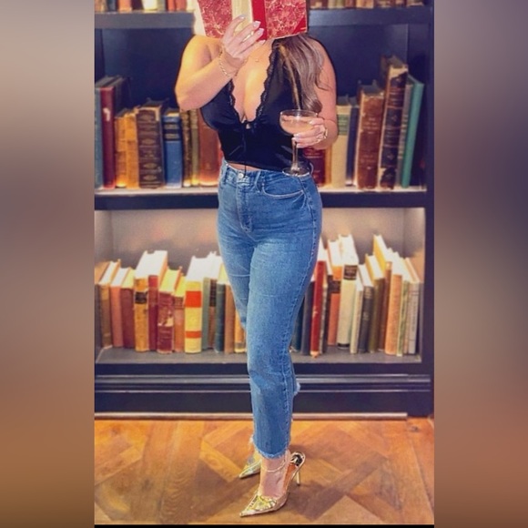 GOOD AMERICAN GOOD LEGS RAW HEM 4/27 - Picture 2 of 4